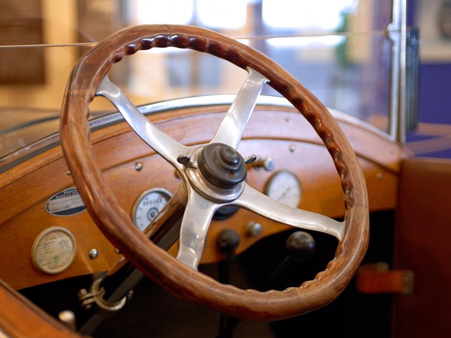 Панель приборов Volvo OV4 1927 года  (фото 1 из 17)